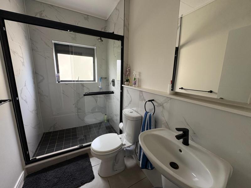 To Let 1 Bedroom Property for Rent in Richwood Western Cape